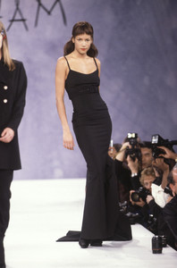 todd-oldham-fw-1994-2.thumb.jpg.209da359a91e6325fe9437792cd3cdb6.jpg