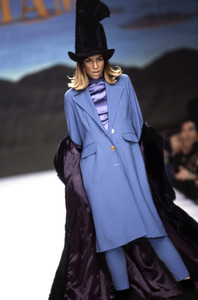 todd-oldham-fw-1995-3.thumb.jpg.ad03e77de8cbf2d2f4fc1ad6328384f1.jpg