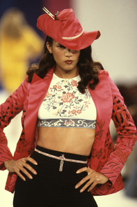 todd-oldham-ss-1995-3.thumb.jpg.049823ebf890b5f20809f6c2c68f4e3f.jpg