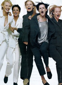 us_vogue_july_1996_2.thumb.jpg.1473a5017457cd1c3c1805edb1b6aad4.jpg