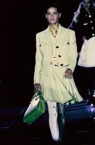 versace-fw-1992-24.thumb.jpg.de835e17af63d42e30630cf9126476f2.jpg