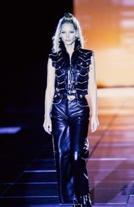 versace-fw-1992-34.thumb.jpg.dc6b6f72e58ed7df6e0793c3c659c295.jpg