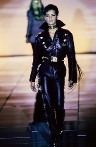 versace-fw-1992-42.thumb.jpg.a9d8be3057bfa71e2d0bf2bf08440b0b.jpg