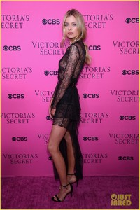 victorias-secret-angels-gather-for-fashion-show-viewing-party-in-nyc-28.jpg