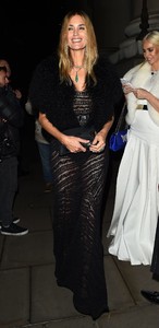 yasmin-le-bon-the-leopard-awards-2017-in-london-8.jpg