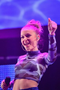 zara-larsson-key-103-live-2017-in-manchester-3.jpg