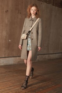 02-Red-Valentino-Pre-Fall-18.thumb.jpg.976c9a7ed82cd548acf2b5855ba6a71b.jpg