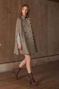 04-Red-Valentino-Pre-Fall-18.thumb.jpg.4e573b2c70817ba073ba4a88b8b7c6c8.jpg