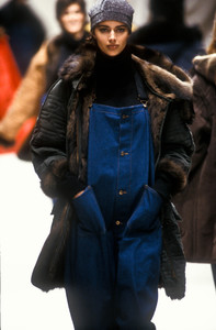 0_fendi-fw-1991-1_html.thumb.JPEG.8fe7d9166d688bddda4ce4fe62a814d8.JPEG