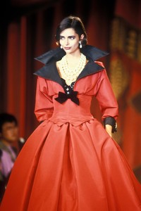 0_nina-ricci-hc-fw-1991-1_html.thumb.JPEG.114b2ec4206a5b6b3a6a5bbdeaa72cb8.JPEG