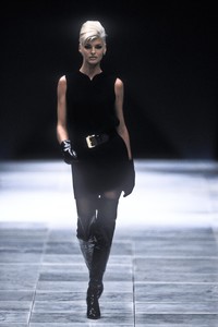 0_versace-fw-1991-1_html.thumb.JPEG.44b384e1b602aa6f84e0065e877e662d.JPEG