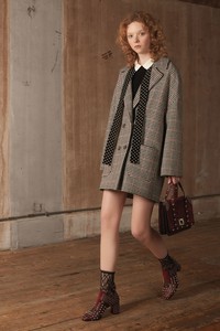 13-Red-Valentino-Pre-Fall-18.thumb.jpg.a6c613f63d1396ad47dc974f2dcd8924.jpg