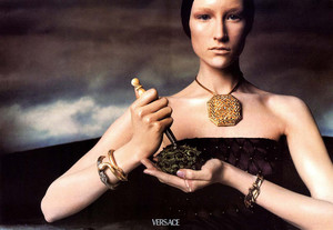 1998_FW_Versace_Steven_Meisel_5.jpg