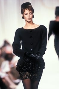 1_valentino-hc-fw-1990-2_html.thumb.JPEG.54dd6f70c12f430c2493cbdb572937b4.JPEG