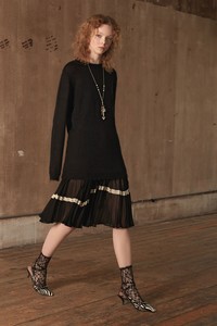 26-Red-Valentino-Pre-Fall-18.thumb.jpg.d6bce7555768e31b7c394d80557403de.jpg