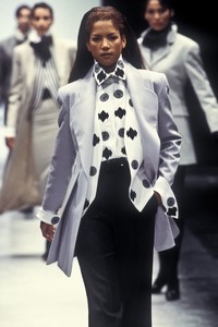 2_gianfranco-ferre-fw-1993-3_html.thumb.JPEG.9b3b5db516c4227c6c87762fc8b6204b.JPEG