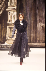 2_rifat-ozbek-fw-1993-1_html.thumb.JPEG.dc9ae55ddbb63738a08143fe215c6dfc.JPEG