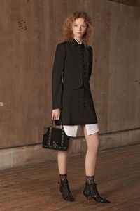 31-Red-Valentino-Pre-Fall-18.thumb.jpg.39f52ebd1c38b972e14e6cde733f1588.jpg