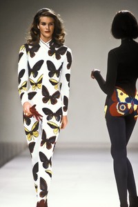 3_azzedine-alaia-fw-1991-4_html.thumb.JPEG.30313429e72ca3d405484c983f172617.JPEG