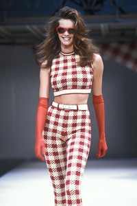 3_azzedine-alaia-ss-1991-4_html.thumb.JPEG.6d23682b92621afdb59ee32d5602cd34.JPEG