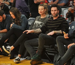 46F55D8300000578-5142745-Regulars_The_duo_has_been_frequently_spotted_at_Laker_games_a_la-a-79_1512375942676.jpg