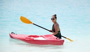 49622682_hqcelebcorner_959201_004.jpg