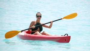 49622690_hqcelebcorner_959201_007.jpg