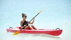 49622693_hqcelebcorner_959201_008.jpg