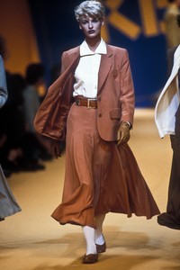 4_kenzo-fw-1991-5_html.thumb.JPEG.2833a59f08d9e3c9ac5433f29bec2628.JPEG