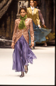 4_rifat-ozbek-fw-1993-3_html.thumb.JPEG.1630fb3567d50e6b710be4b408dd7e1c.JPEG