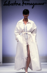 4_salvatore-ferragamo-ss-1991-5_html.thumb.JPEG.187df53b3c27661882c27d89b77f2c3b.JPEG