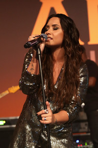 51266133_demi-lovato-12.jpg