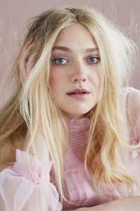 58233729_dakotafanning_marieclairemagazine_uk_january2018-3.thumb.jpg.a593ee1f8f9ab1e68f5197600408f882.jpg