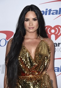 58272424_demi-lovato-9.jpg