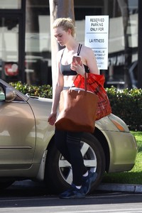 58338157_elle-fanning-17.jpg