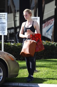 58338177_elle-fanning-21.jpg