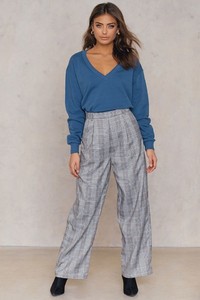 58934073_nakd_v-neck_basic_sweater_1044-000026-7799-12-2-1.thumb.jpg.f326a5880b8bf133a0a58b28992085b8.jpg