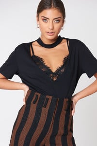 58934078_nakd_deep_v-cut_out_tee_1100-000322-0002_01a-1.thumb.jpg.d8b614ebc3b6cc729bcbc4bd8f5e303b.jpg