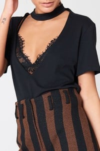 58934079_nakd_deep_v-cut_out_tee_1100-000322-0002_04g-1.thumb.jpg.e52f9cf538419629c59461510dae64a7.jpg