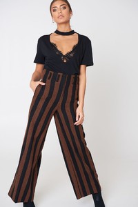 58934083_nakd_deep_v-cut_out_tee_1100-000322-0002_03c-1.thumb.jpg.541796ee79001547f75c35b6712bf197.jpg