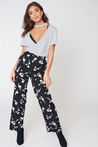 58934096_nakd_deep_v_cut_out_tee_1100-000322-0008_03c-1.thumb.jpg.879874cd6b3823df475358af61ea38aa.jpg