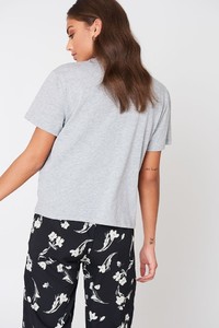 58934100_nakd_deep_v_cut_out_tee_1100-000322-0008_02b-1.thumb.jpg.8cdf47b31f82b6afb269642f0ada3553.jpg