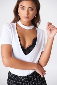 58934105_nakd_deep_v_cut_out_tee_1100-000322-0001_01a-1.thumb.jpg.7414469c34b86c700db4afc4d1545b21.jpg