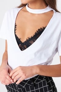 58934110_nakd_deep_v_cut_out_tee_1100-000322-0001_04g-1.thumb.jpg.68f77e9ef28fbc6c11671037722e5dd0.jpg