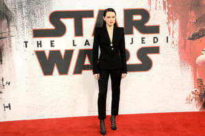 59145017_daisy-ridley-15.jpg