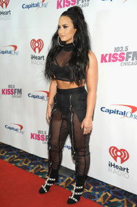 59184565_demi-lovato-103-5-kiss-fm-jingle-ball-2017-dh4oekzpxjhx.jpg