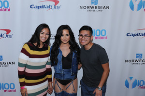 59614598_demi-lovato-7.jpg