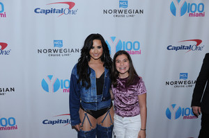 59614602_demi-lovato-10.jpg