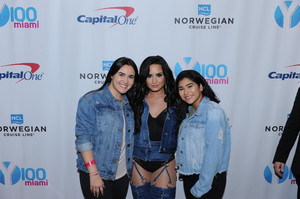59614610_demi-lovato-15.jpg