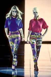 5_versace-fw-1991-6_html.thumb.JPEG.38012da94132a3f0e0dcd55848d9123e.JPEG